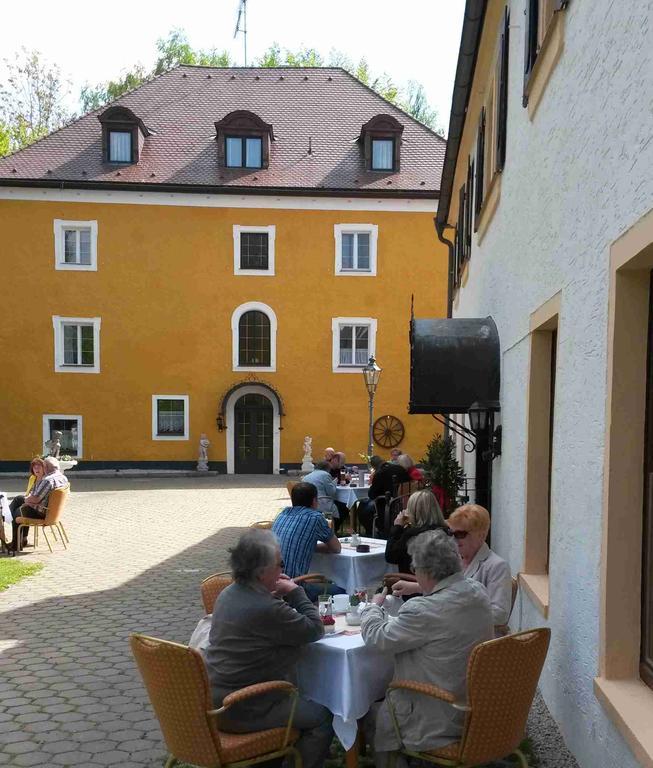 Hotel Schloss Fuchsmuehl Exterior photo
