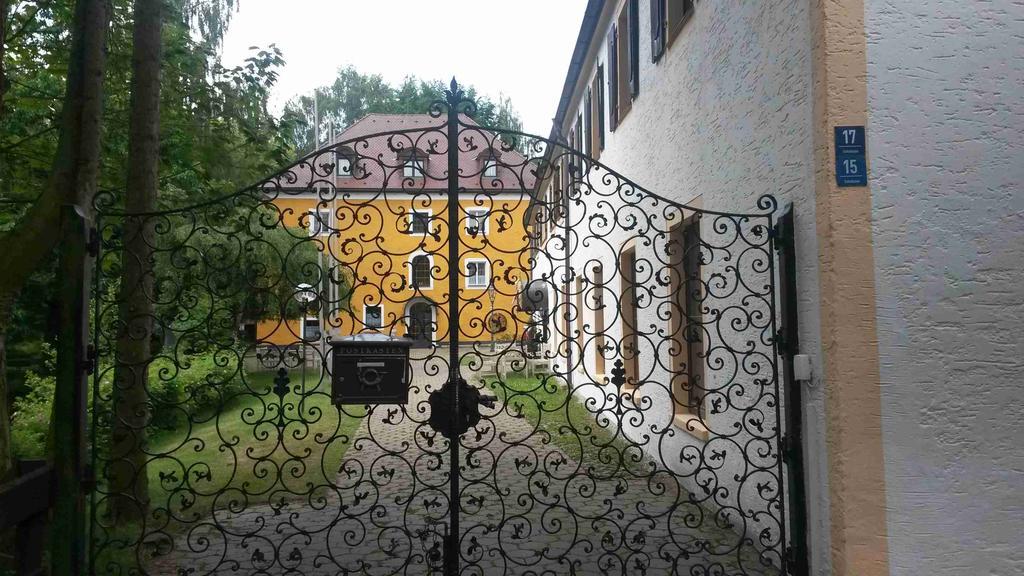 Hotel Schloss Fuchsmuehl Exterior photo